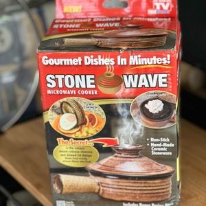 NIB TeleBrands Stone Wave Microwave Stone Ware Cooker